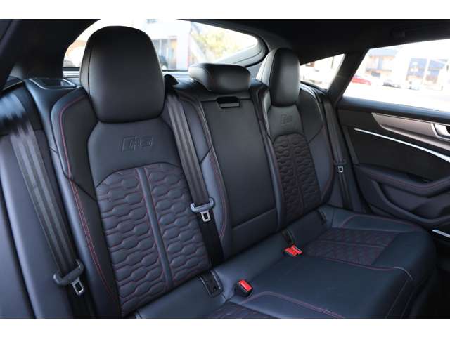 アウディ ＲＳ７　スポーツバック ４．０ ４ＷＤ R3年 (東海) 99