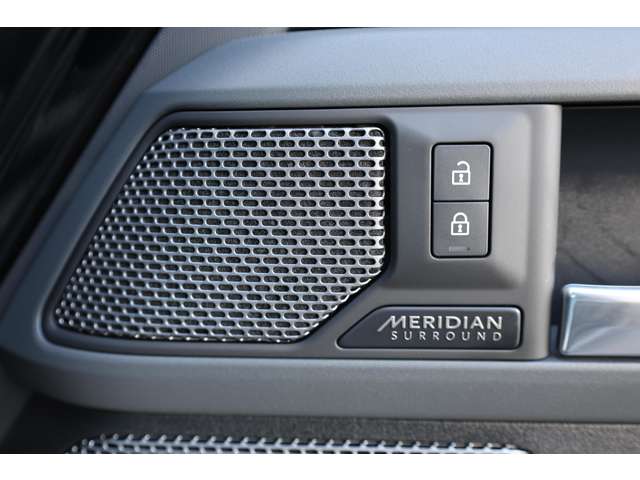 ランドローバー ディフェンダー １１０ Ｘ ３．０Ｌ Ｄ３００ ディーゼルターボ ４ＷＤ R4年 (東海) 99
