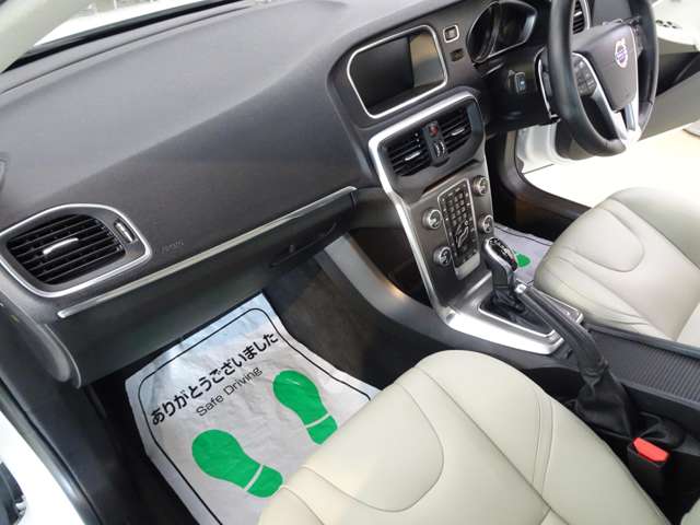 ボルボ Ｖ４０ Ｄ４ ディーゼルターボ H28年 (東海) 99