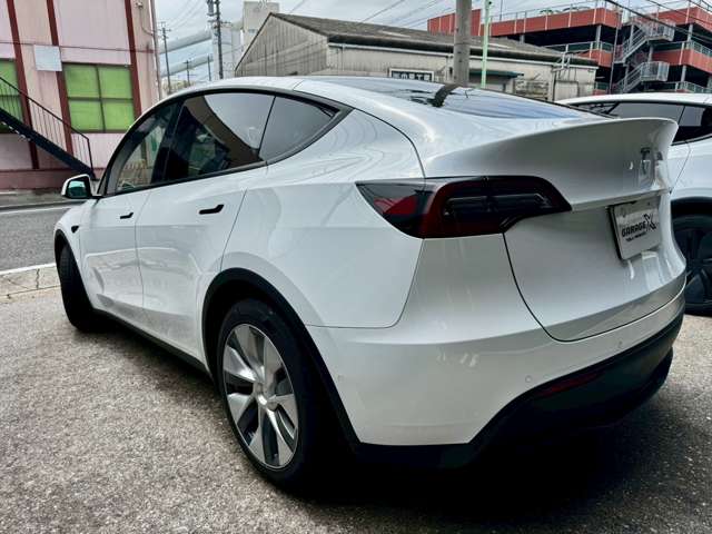 テスラ モデルＹ ＲＷＤ 黒内装 純正１９インチＡＷ R4年 (東海) 99