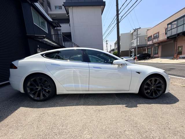 テスラ モデルＳ ＲＡＶＥＮ ロングレンジ 白内装 R2年 (東海) 99