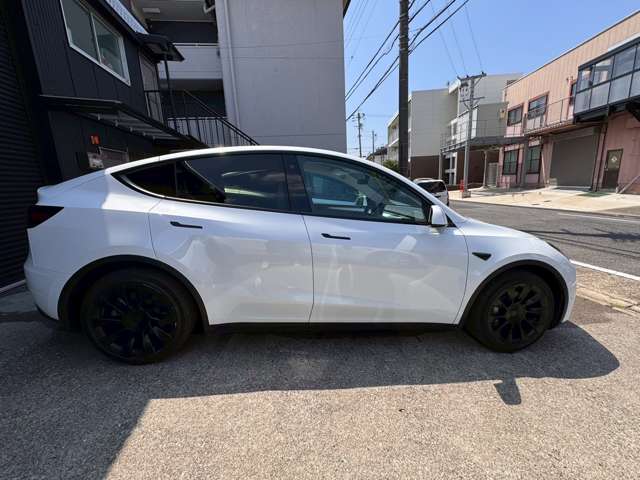 テスラ モデルＹ ＲＷＤ 白内装 純正２０インチＡＷ R4年 (東海) 99