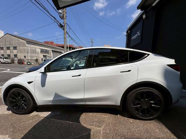 テスラ モデルＹ ＲＷＤ 白内装 純正２０インチＡＷ R4年 (東海) 99