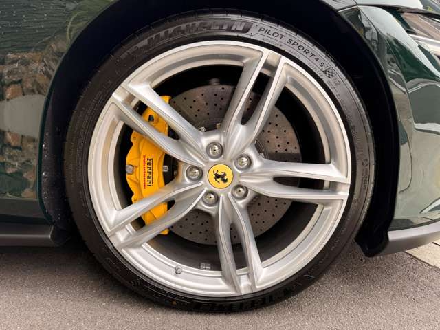 フェラーリ ローマ　スパイダー Ｆ１ ＤＣＴ R8年 (東海) 99