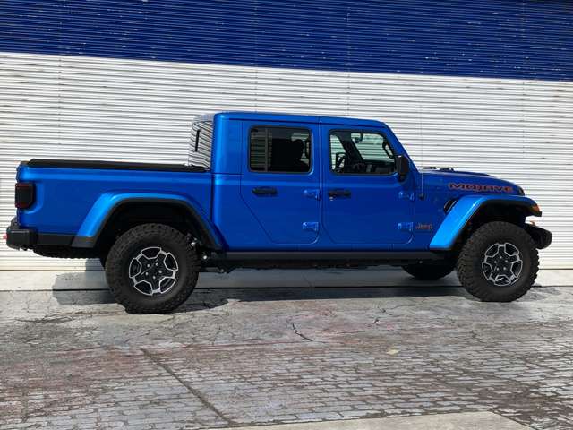 ジープ グラディエーター 新車 モハベ R3年 (東海) 99
