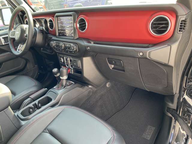 ジープ グラディエーター ３．６ ルビコン ４ＷＤ R5年 (東海) 99