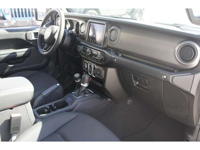 ジープ グラディエーター 新車 R3年 (東海) 99