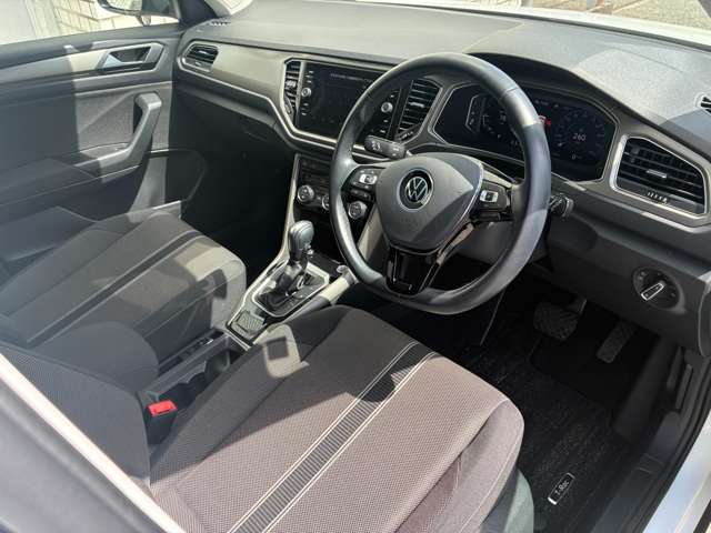 フォルクスワーゲン Ｔ－ＲＯＣ ＴＳＩ スタイル デザイン パッケージ R3年 (近畿) 99
