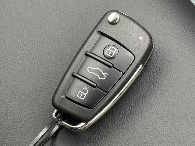 アウディ Ｑ３ ３５　ＴＦＳＩ　Ｓライン R7年 (近畿) 99