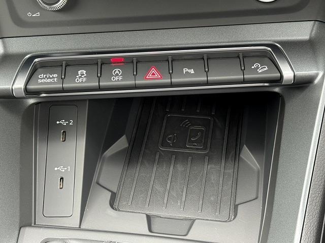 アウディ Ｑ３ ３５　ＴＦＳＩ　Ｓライン R7年 (近畿) 99