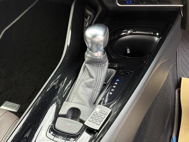 トヨタ Ｃ−ＨＲ ハイブリッド １．８ Ｇ ＬＥＤ エディション H30年 (近畿) 99