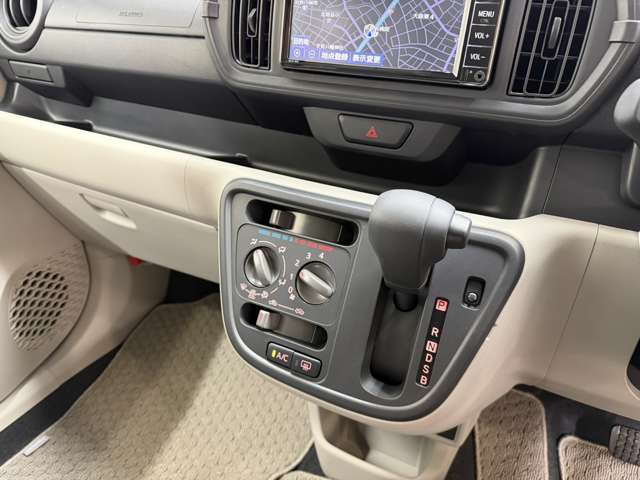 トヨタ パッソ １．０ Ｘ R4年 (関東) 99