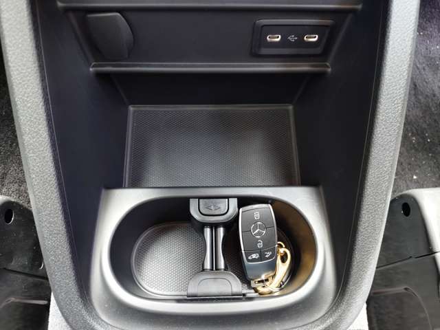 メルセデスベンツ Ｖクラス Ｖ２２０ Ｄ エクスクルーシブ ロング プラチナスイート ディーゼルターボ ＭＰ２０２６０１ R7年 (関東) 99