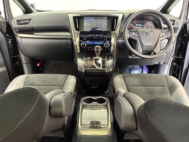 トヨタ ヴェルファイア ２．５ Ｚ ゴールデンアイズＩＩ R4年 (中国) 99