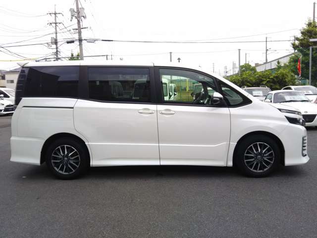 トヨタ ヴォクシー ２．０ ＺＳ H26年 (中国) 99