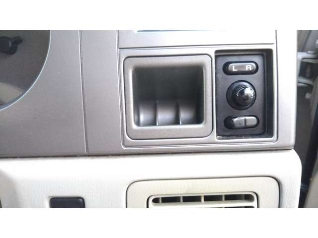 日産 ラシーン １．５ タイプＳ ４ＷＤ H13年 (中国) 99