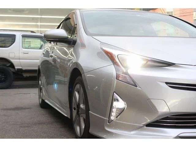 トヨタ プリウス １．８ Ｓ ツーリングセレクション H28年 (四国) 99