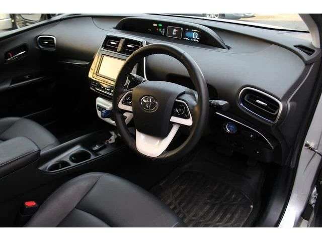 トヨタ プリウス １．８ Ｓ ツーリングセレクション H28年 (四国) 99