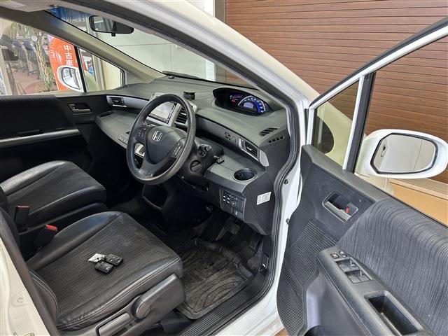 ホンダ フリード １．５ Ｇ プレミアムエディション H27年 (四国) 99