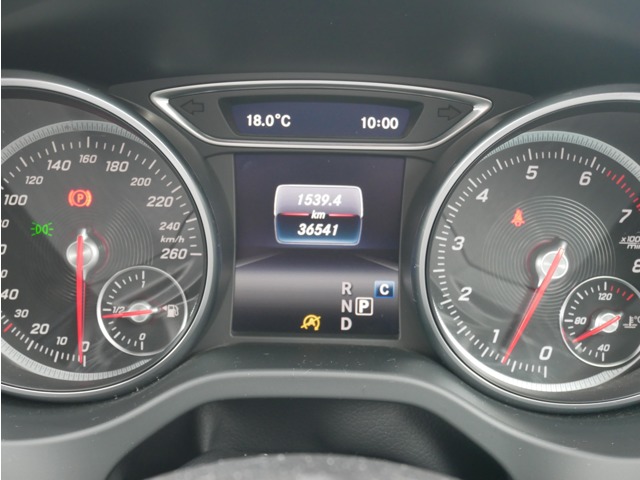 メルセデスベンツ ＧＬＡクラス ＧＬＡ２２０ ４マチック ４ＷＤ R1年 (四国) 99