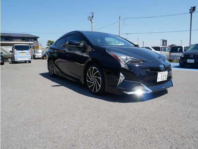 トヨタ プリウス １．８ Ａ ツーリングセレクション H30年 (四国) 99