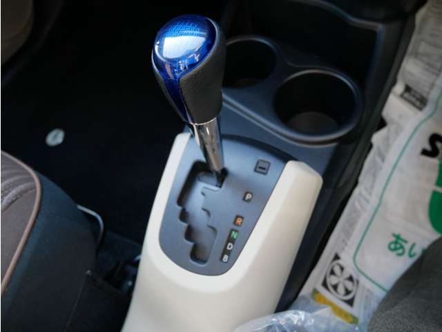 トヨタ アクア １．５ Ｇ H25年 (四国) 99