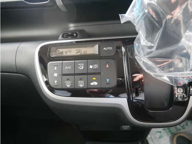 ホンダ Ｎ　ＢＯＸ ６６０ カスタムＧ ＳＳパッケージ H27年 (四国) 99