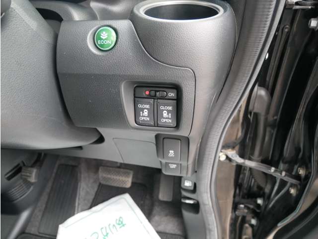 ホンダ Ｎ　ＢＯＸ ６６０ カスタムＧ ＳＳパッケージ H27年 (四国) 99