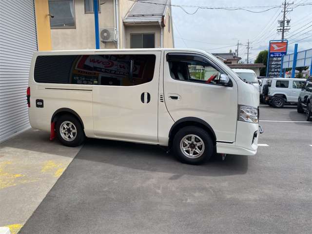 日産 ＮＶ３５０キャラバン ２．５ プレミアムＧＸ ロングボディ ディーゼルターボ ４ＷＤ R2年 () 99