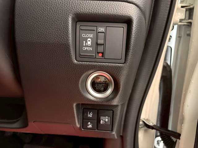 ホンダ Ｎ　ＢＯＸ カスタム ６６０ Ｌ R5年 () 99