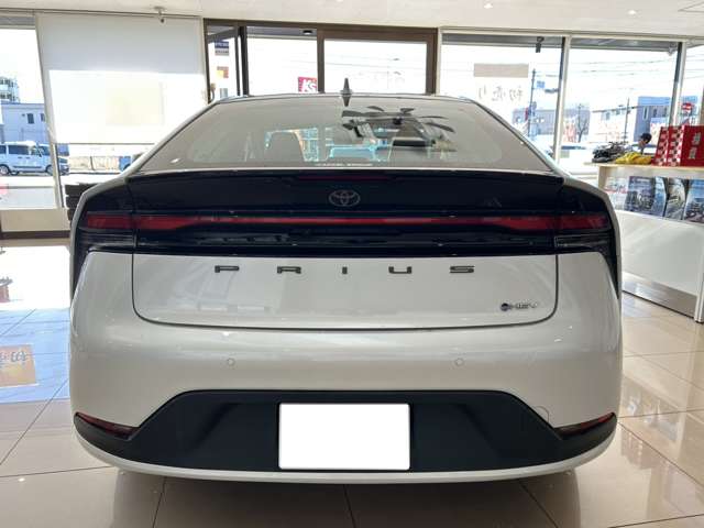 トヨタ プリウス ２．０ Ｇ R5年 () 99
