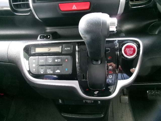 ホンダ Ｎ　ＢＯＸ ６６０ カスタムＧ Ｌパッケージ ４ＷＤ H27年 () 99