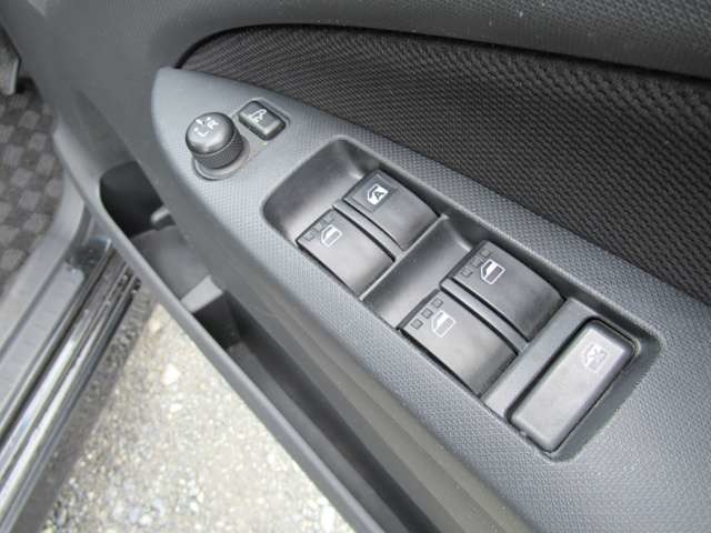 ダイハツ ムーヴ ６６０ カスタム Ｘ ４ＷＤ H25年 () 99