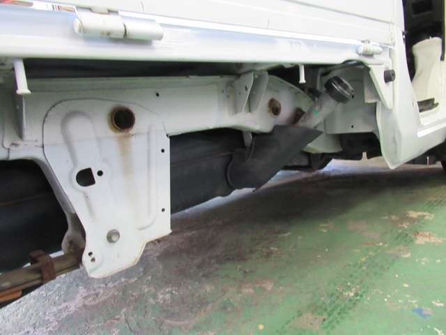 スズキ キャリイトラック ６６０ ＫＣエアコン・パワステ ３方開 ４ＷＤ H21年 () 99