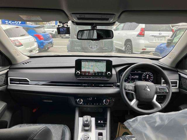 三菱 アウトランダーＰＨＥＶ ＰＨＥＶ ２．４ Ｐ ４ＷＤ R5年 (九州・沖縄) 99