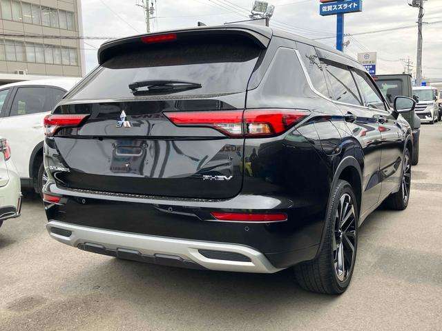 三菱 アウトランダーＰＨＥＶ ＰＨＥＶ ２．４ Ｐ ４ＷＤ R5年 (九州・沖縄) 99