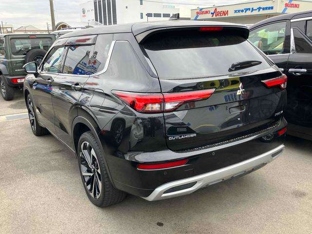 三菱 アウトランダーＰＨＥＶ ＰＨＥＶ ２．４ Ｐ ４ＷＤ R5年 (九州・沖縄) 99