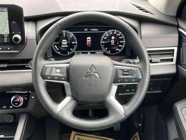 三菱 アウトランダーＰＨＥＶ ＰＨＥＶ ２．４ Ｐ ４ＷＤ R5年 (九州・沖縄) 99