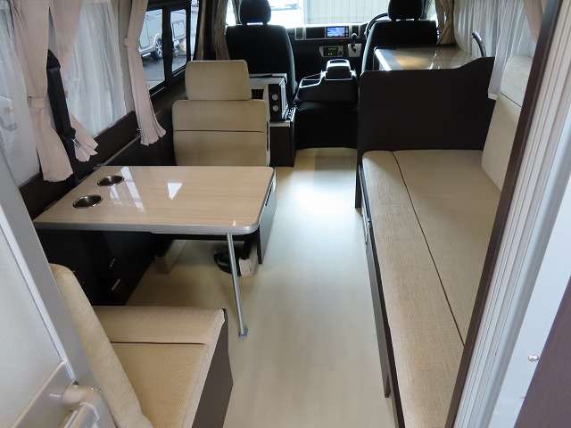 トヨタ ハイエースバン キャンピングカー H28年 (関東) 99