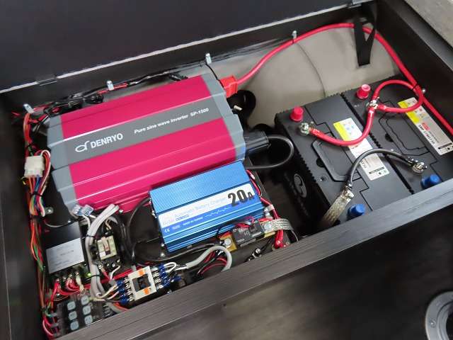 トヨタ ハイエースバン キャンピングカー R4年 (関東) 99