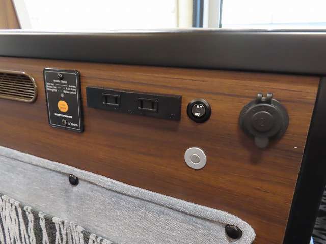 トヨタ ハイエースバン キャンピングカー H30年 (関東) 99