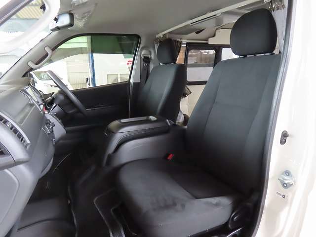 トヨタ ハイエースバン キャンピングカー R2年 (関東) 99