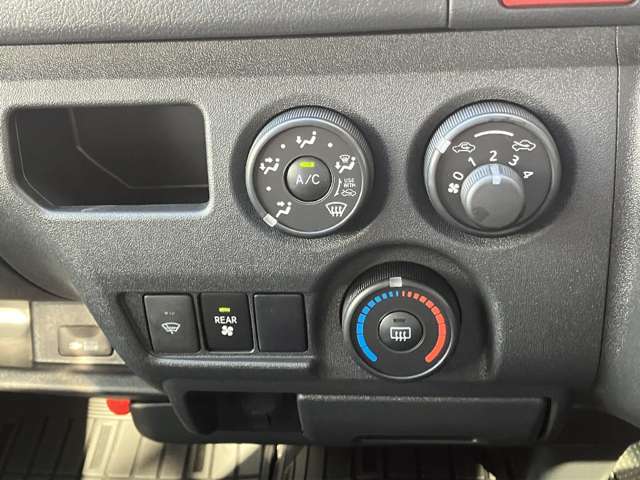 マツダ ボンゴブローニィバン ２．８ ＧＬ ディーゼルターボ ４ＷＤ R7年 (関東) 99