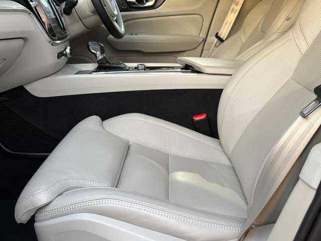ボルボ Ｖ６０ Ｔ５　インスクリプション R1年 (関東) 99