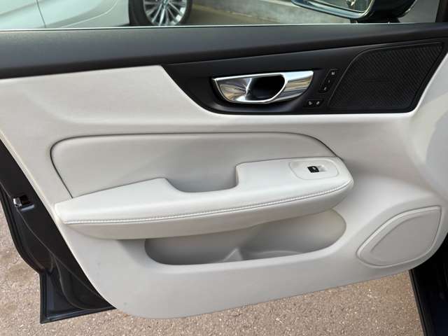 ボルボ Ｖ６０ Ｔ５　インスクリプション R1年 (関東) 99