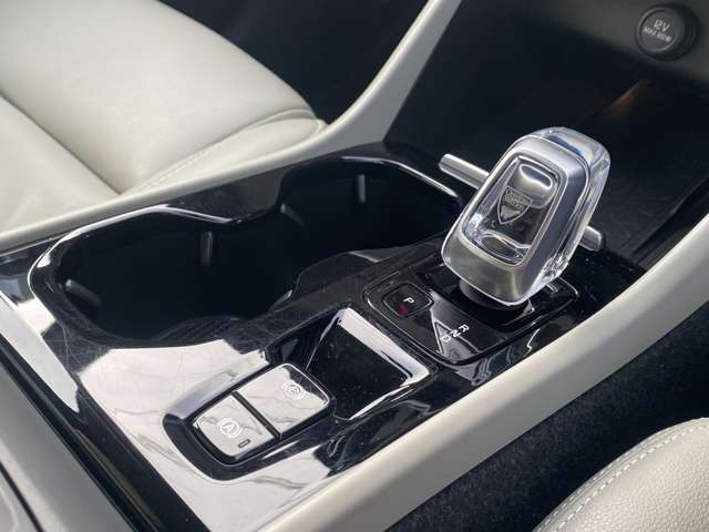 ボルボ ＸＣ４０ Ｂ４ ＡＷＤ インスクリプション ４ＷＤ R3年 (関東) 99