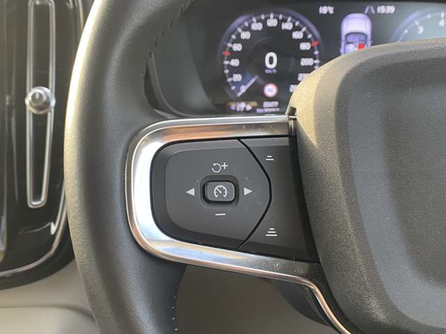 ボルボ ＸＣ４０ Ｂ４ ＡＷＤ インスクリプション ４ＷＤ R3年 (関東) 99