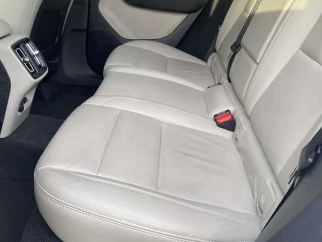 ボルボ ＸＣ４０ Ｂ４ ＡＷＤ インスクリプション ４ＷＤ R3年 (関東) 99