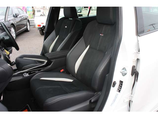 トヨタ プリウスＰＨＶ １．８ Ｓ ＧＲ スポーツ R4年 (関東) 99