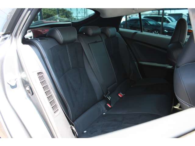 トヨタ プリウスＰＨＶ １．８ Ｓ ＧＲ スポーツ R1年 (関東) 99